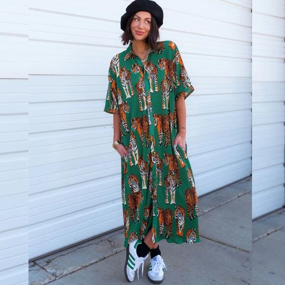 Dressed in LALA Dresses & Skirts - Dressed in Lala Dress Green Tiger So Far So Good Oversized Plissé Dress Size M